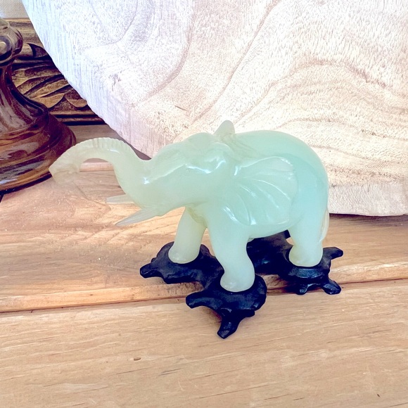Other - Antique carved Chinese jade elephant with stand
